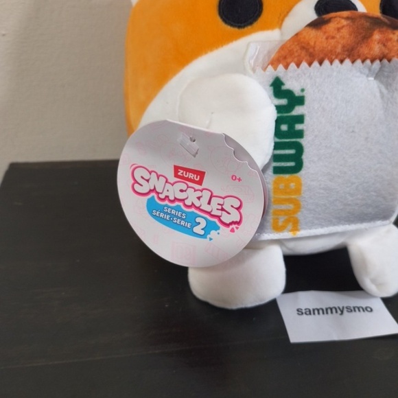 Zuru Snackles Series 2 Shaun The Dog Holding Subway Cookie 8" Plush NEW - Picture 2 of 6
